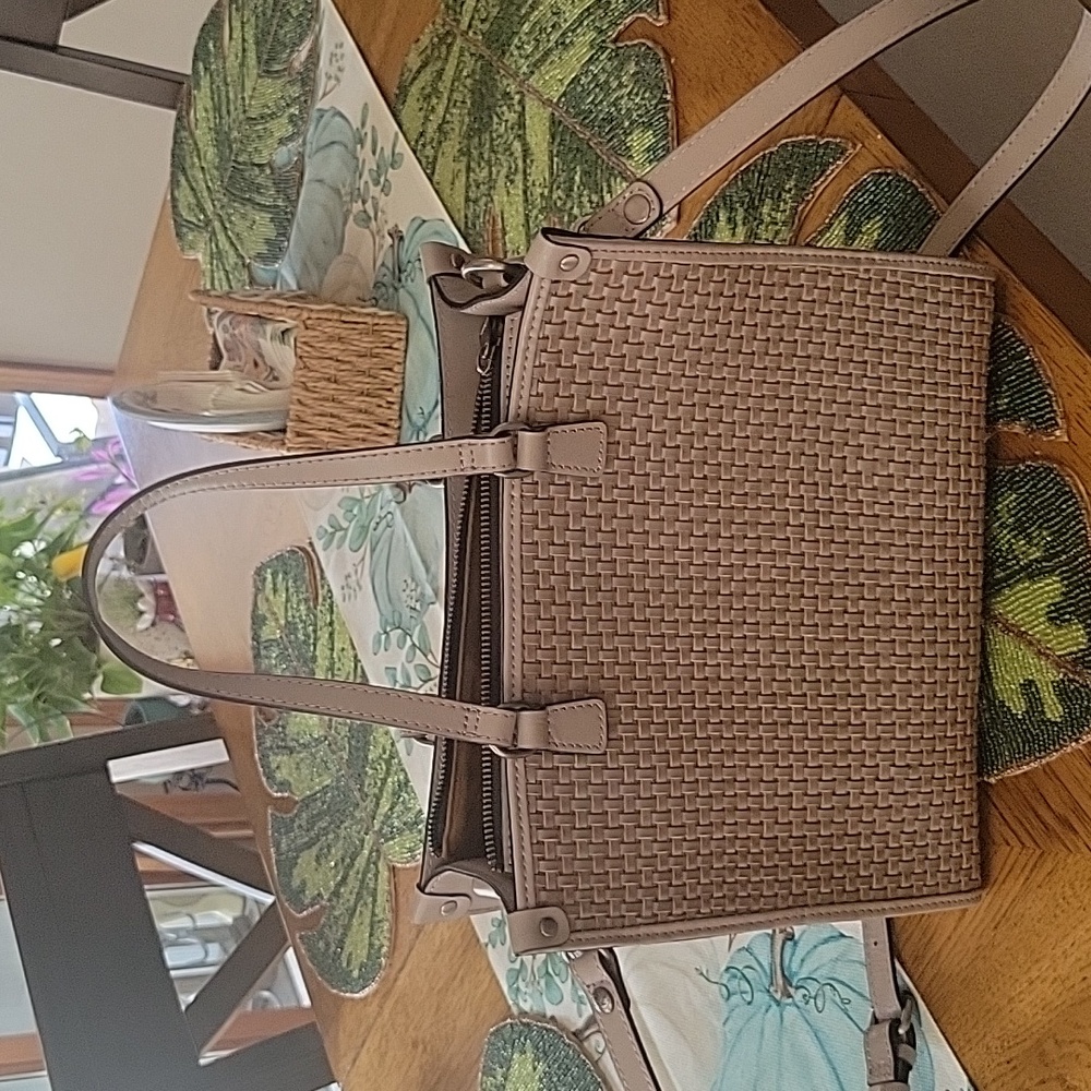 NWT Gorgeous leather patricia nash small woven Ava tote in STONE